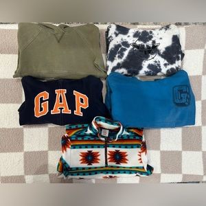 Boys sweaters bundle featuring 6 items in boys size 4/5